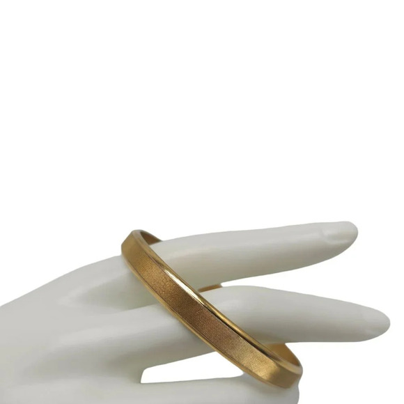 Monet Textured Bangle Bracelet Gold Tone Vintage Mid Century 2.5 in Diameter - Picture 2 of 5